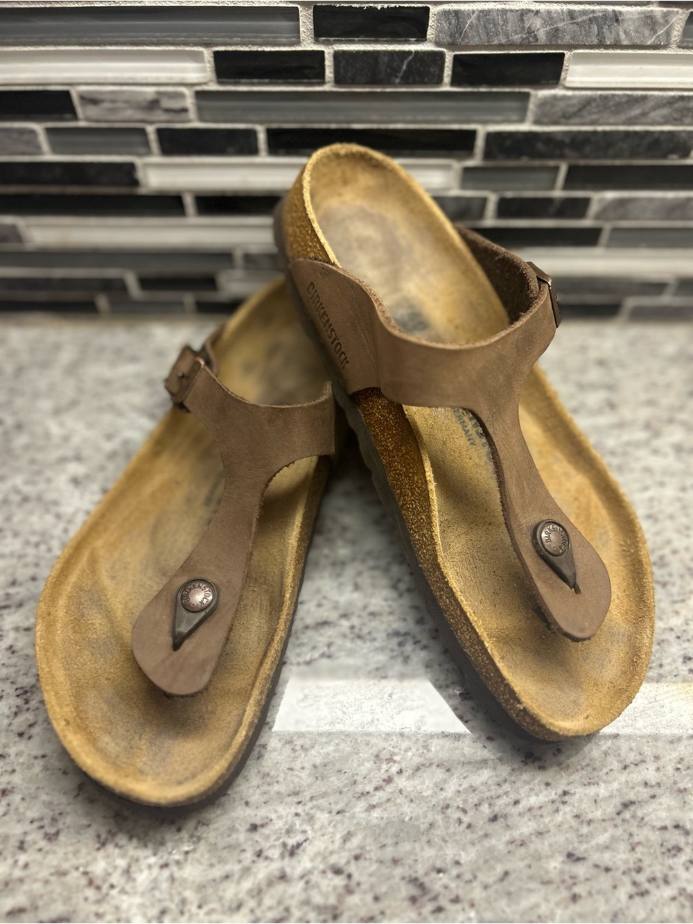 Birkenstock womens Brown Nubuck Gizeh Thong Sandals size 9(40)